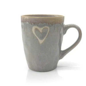 Stoneware Becher mit Henkel Herz sand