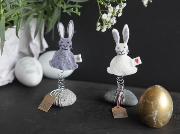 Filz Wackel Hase grau